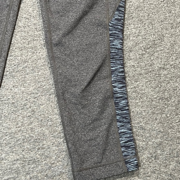 Athleta Charcoal Splits Revelation Capri Legging Contrasting Panels Size Small - Picture 6 of 15
